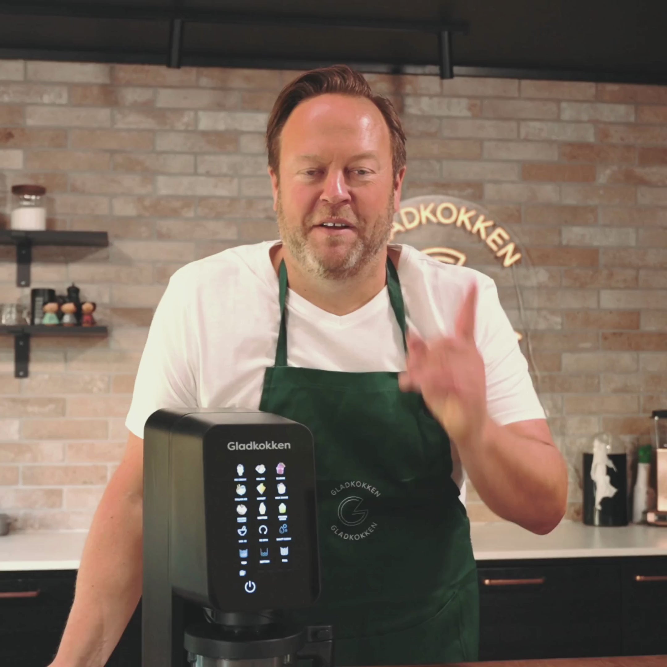 Last inn video: 12-i-1 Ismaskin – 600 W