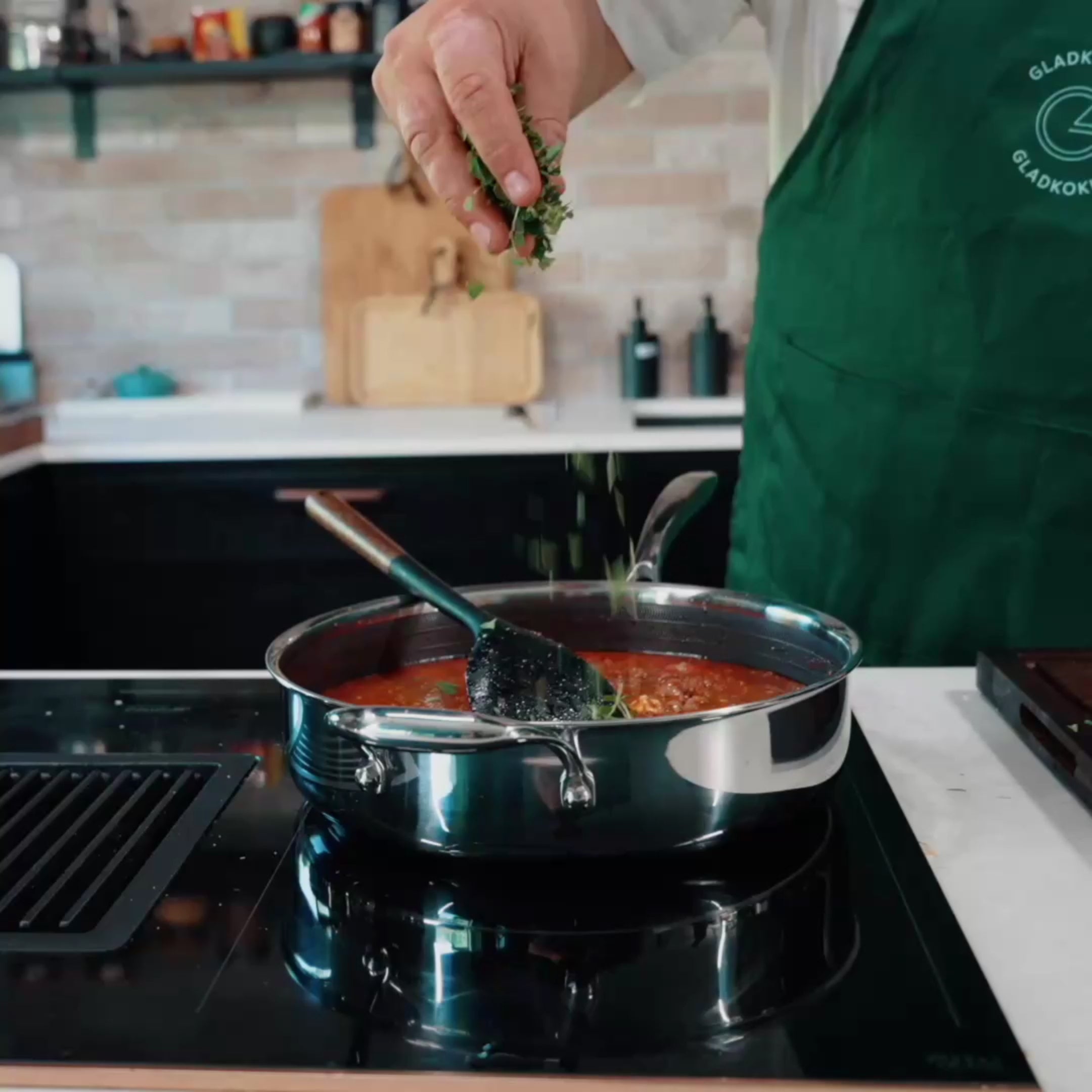 Last inn video: Video som viser produktet i daglig bruk på kjøkkenet