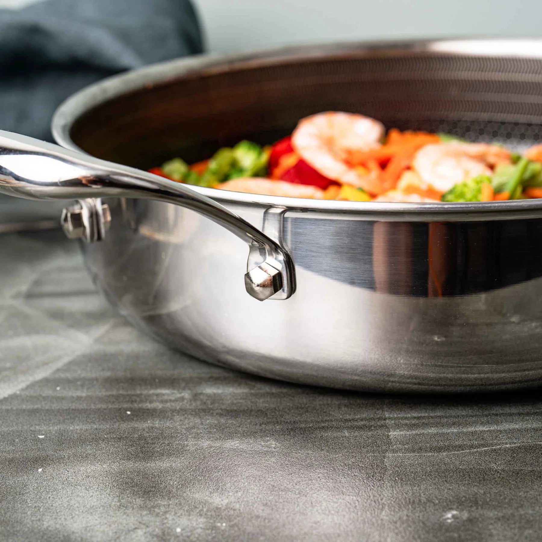 Hybrid Slipp-Lett Sautépanne Med Lokk Ø28