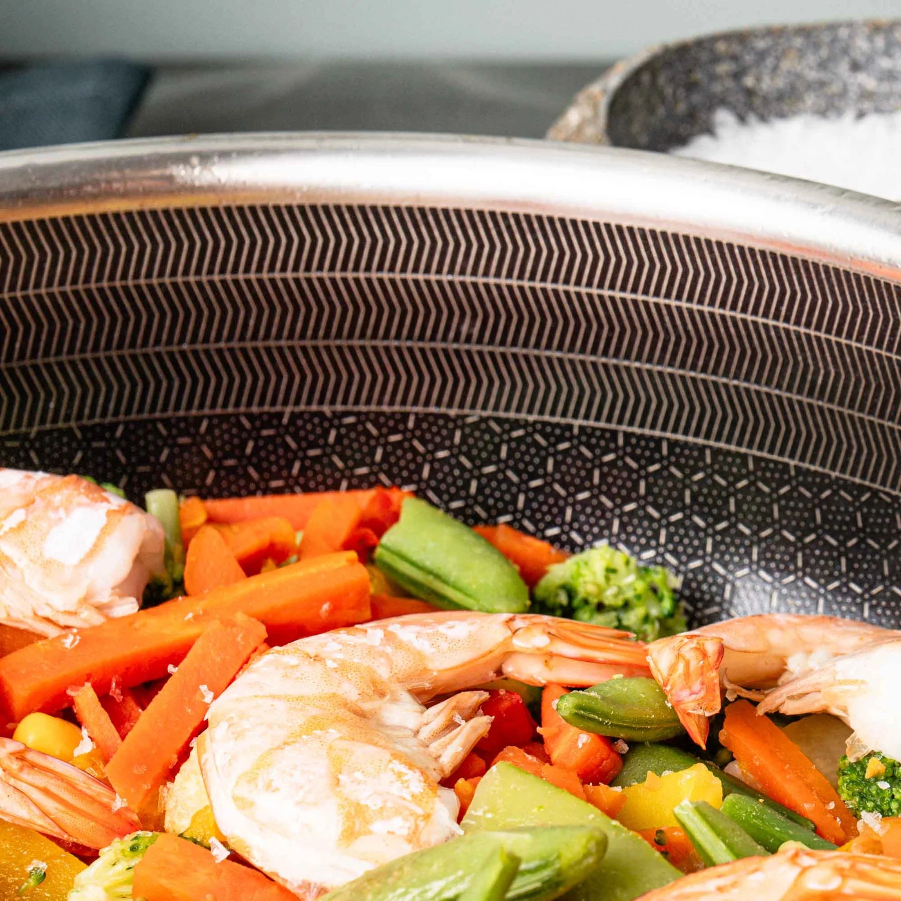 Hybrid Slipp-Lett Sautépanne Med Lokk Ø28