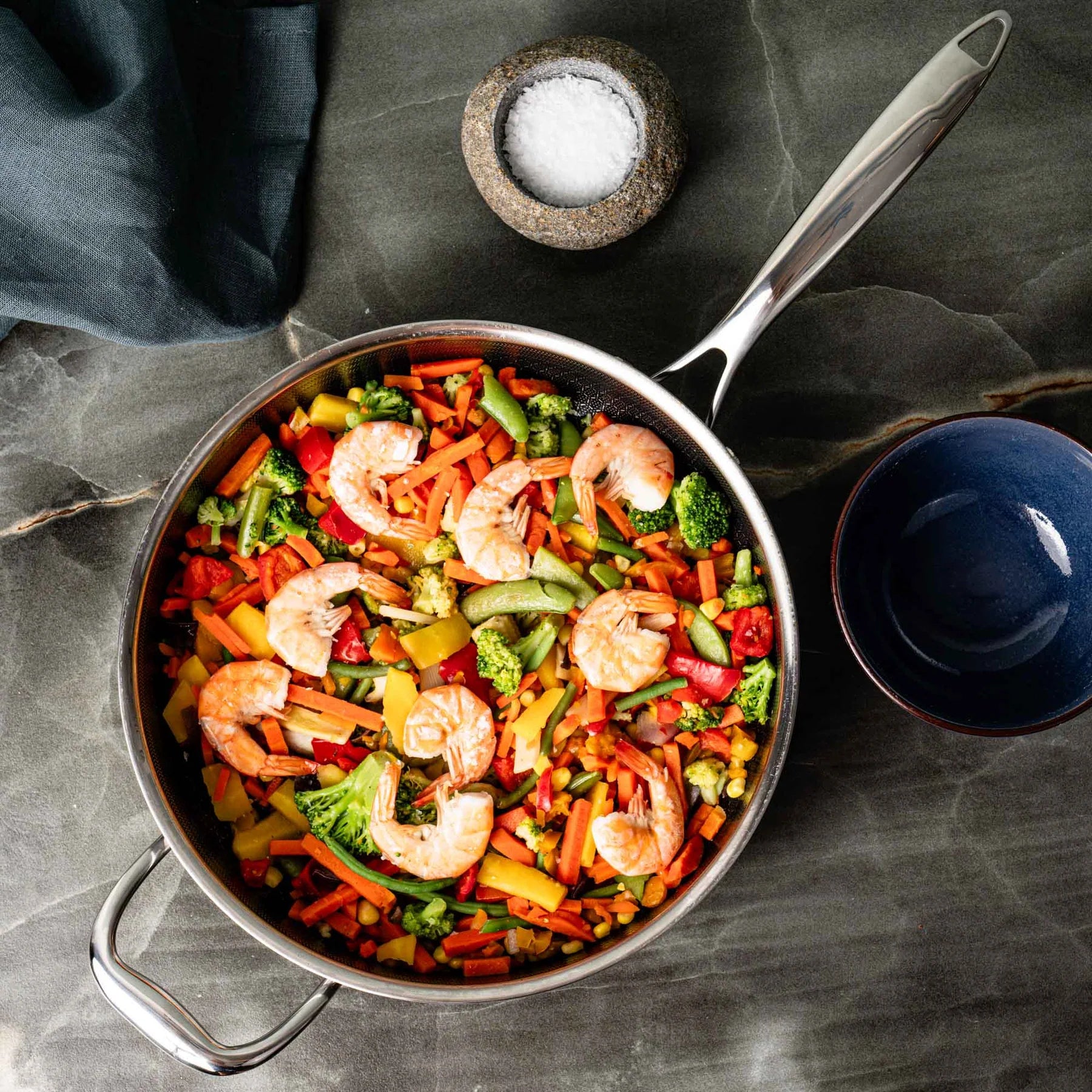 Hybrid Slipp-Lett Sautépanne Med Lokk Ø28