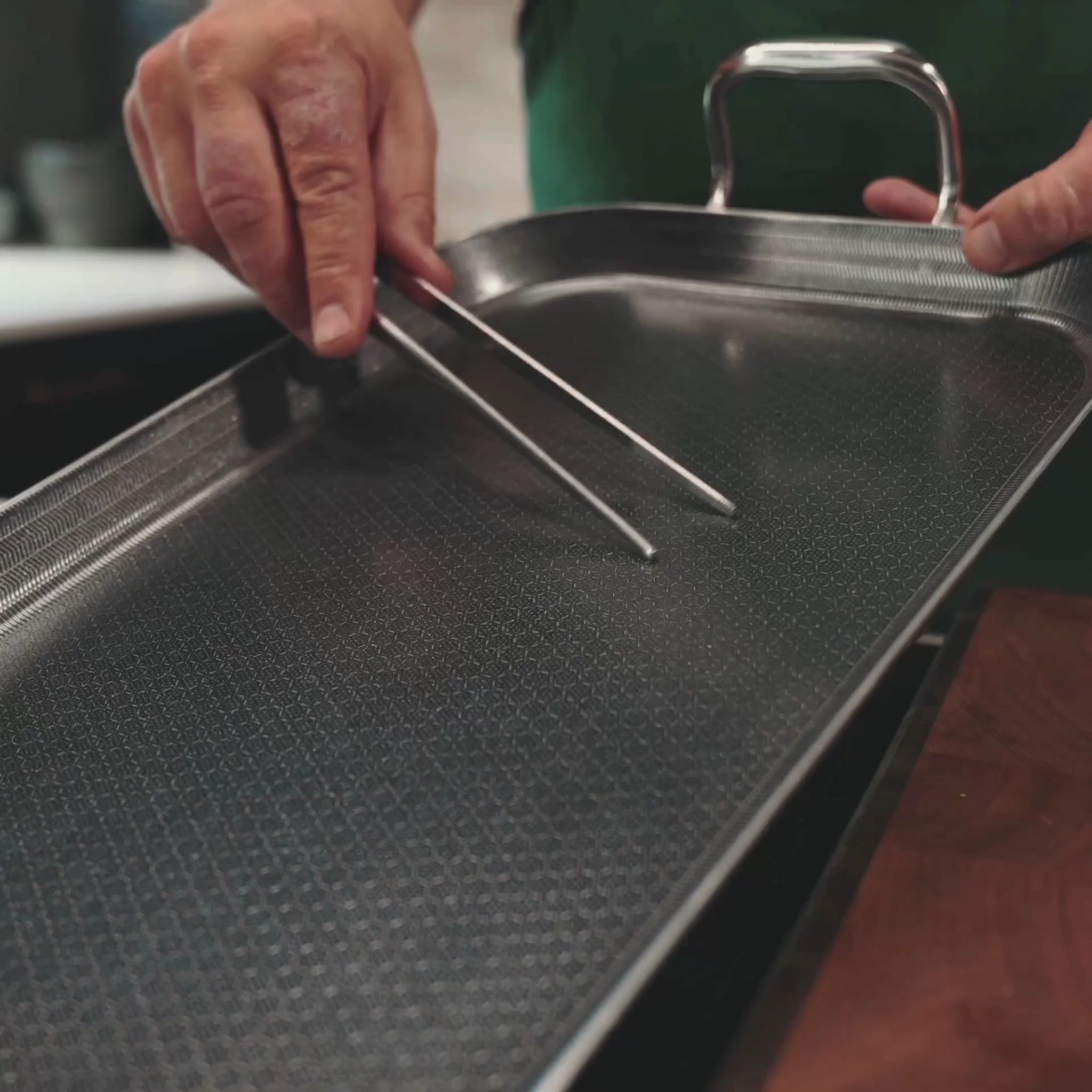 Last inn video: Hybrid plancha 45×26,5×4 cm