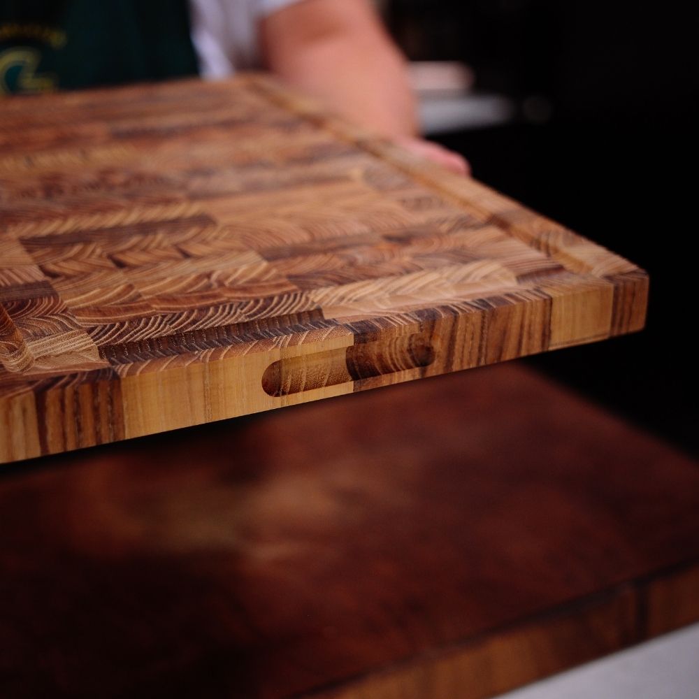 Skjærefjøl Teak med Saftrille - 45x30x2,5cm